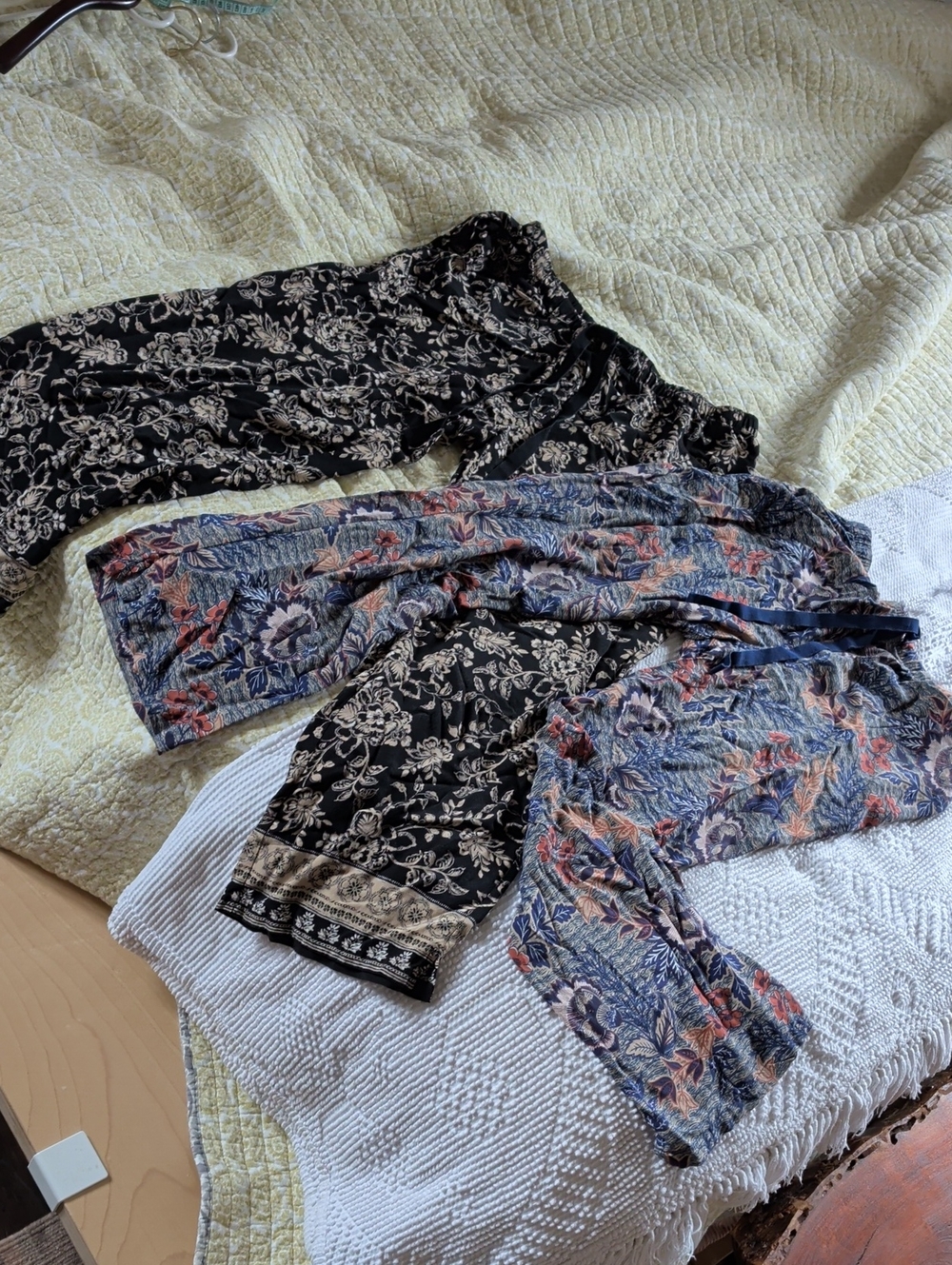 Coldwater Creek Black Floral & Multicolor Pajama Pants